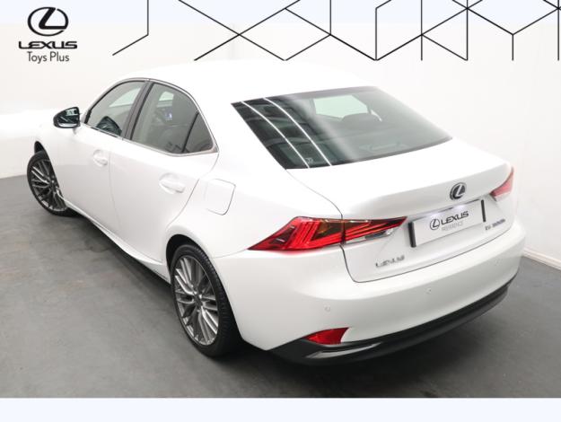 LEXUS IS 300h  