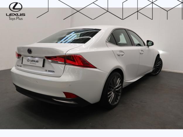 LEXUS IS 300h  