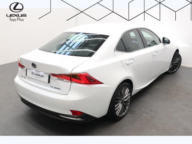 LEXUS IS 300h  
