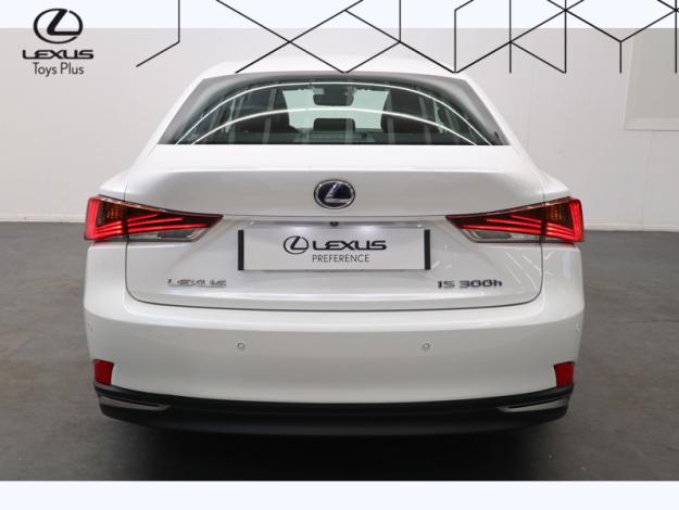 LEXUS IS 300h  