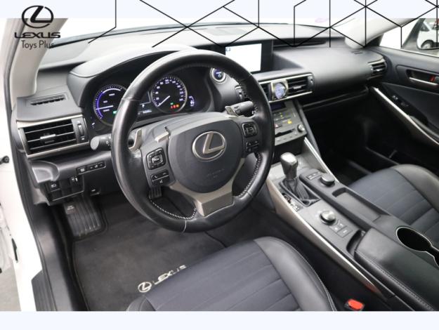LEXUS IS 300h  