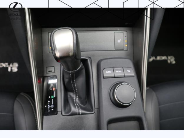LEXUS IS 300h  