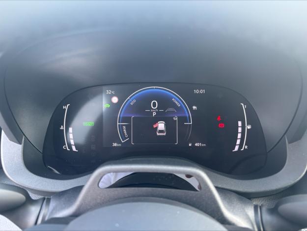 TOYOTA Yaris Cross Hybrid 2WD Design   