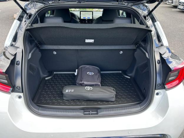 TOYOTA Yaris Hybride 130h Collection  YARIS HYBRIDE 130H COLLECTION MY26
