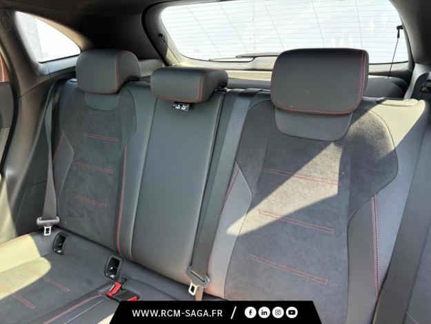 MERCEDES-BENZ GLA 200 AMG Line  