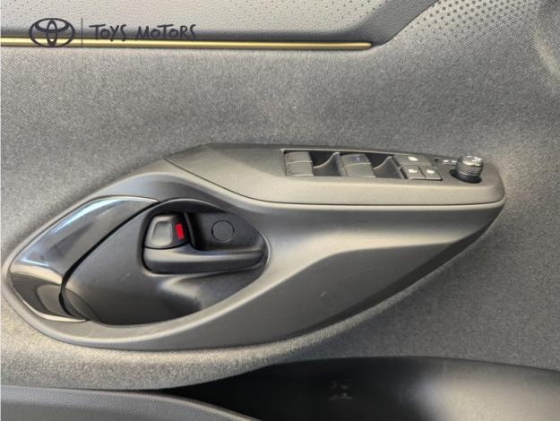 TOYOTA Yaris Cross 1.5 HYBRID 116H TRAIL AWD PANO TECH  