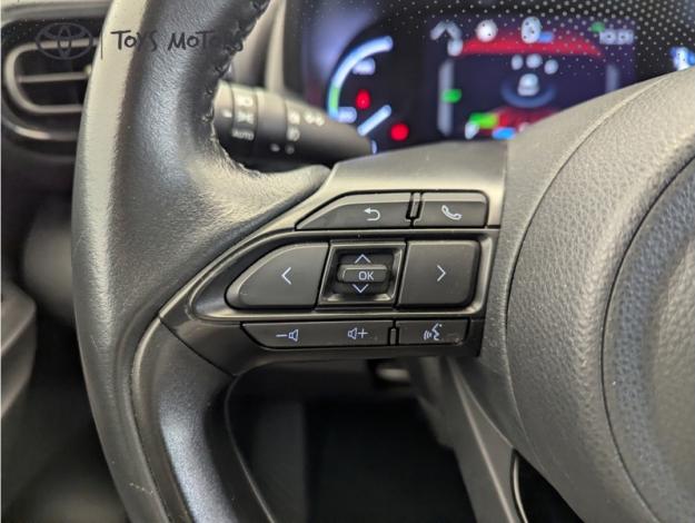 TOYOTA Yaris Cross 1.5 HYBRID 116H TRAIL AWD PANO TECH  
