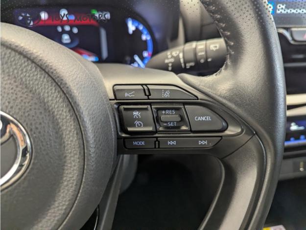 TOYOTA Yaris Cross 1.5 HYBRID 116H TRAIL AWD PANO TECH  