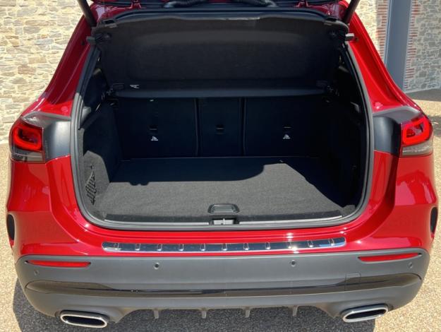 MERCEDES-BENZ GLA 200 d AMG Line  