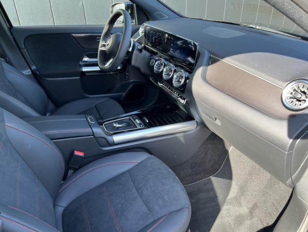 MERCEDES-BENZ GLA 200 d AMG Line  GLA 200 d AMG Line