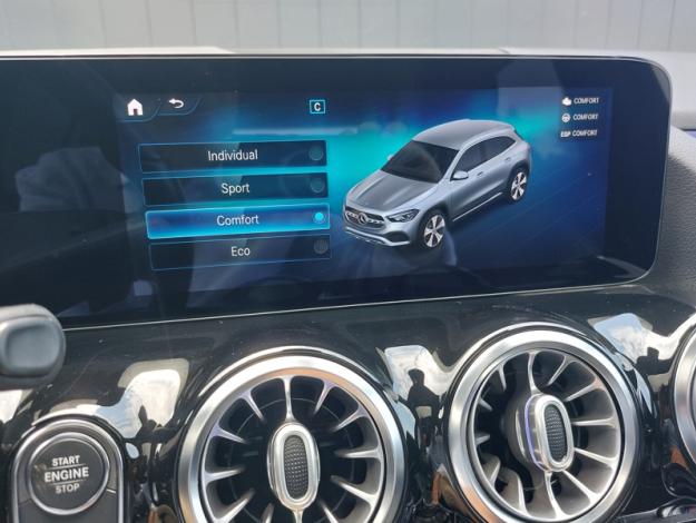 MERCEDES-BENZ GLA 200 d Progressive Line  