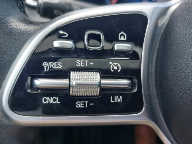 MERCEDES-BENZ GLA 200 d Progressive Line  