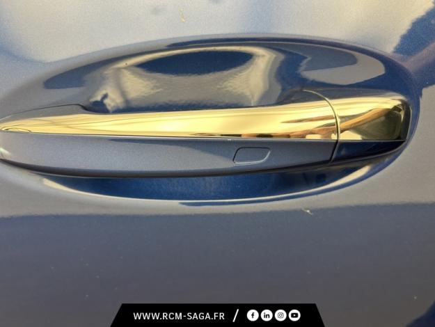 MERCEDES-BENZ GLA 200 AMG Line  