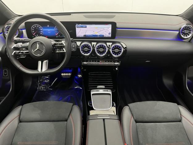MERCEDES-BENZ CLA Shooting Brake CLA 200 Shooting Brake AMG Line  