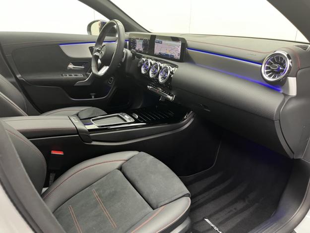 MERCEDES-BENZ CLA Shooting Brake CLA 200 Shooting Brake AMG Line  