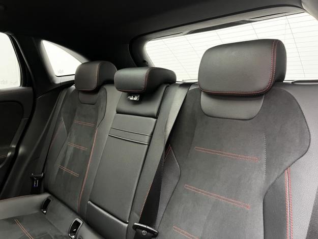 MERCEDES-BENZ EQA 250+ AMG Line  