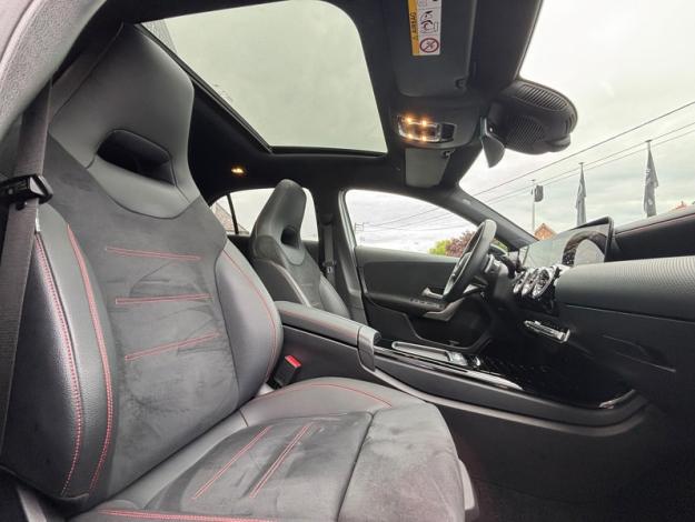 MERCEDES-BENZ A 180 d AMG Pack Night Toit Pano  
