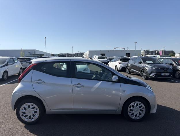 TOYOTA Aygo 1.0 VVT-i x-play  