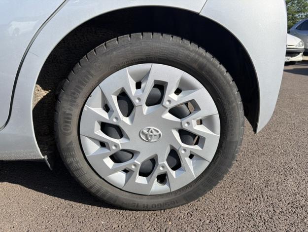 TOYOTA Aygo 1.0 VVT-i x-play  