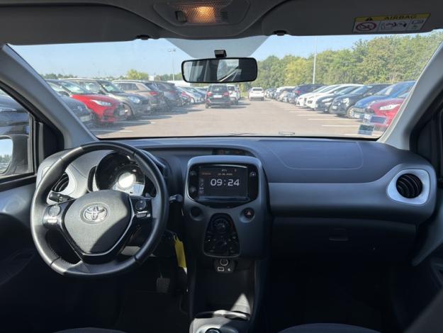 TOYOTA Aygo 1.0 VVT-i x-play  