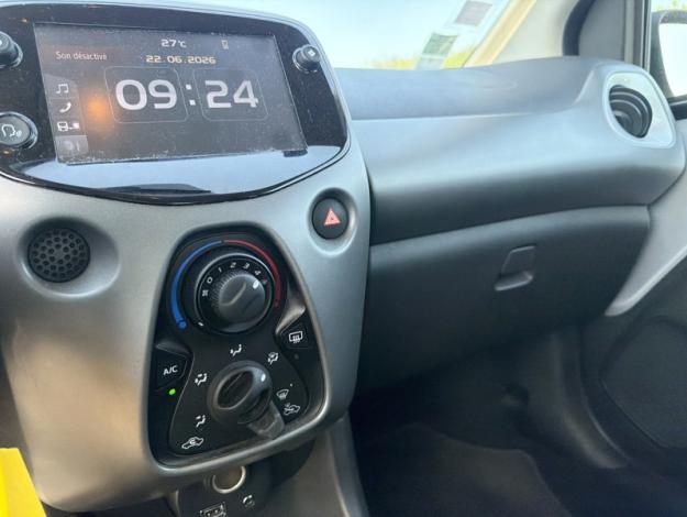 TOYOTA Aygo 1.0 VVT-i x-play  