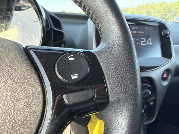 TOYOTA Aygo 1.0 VVT-i x-play  