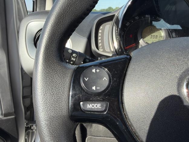 TOYOTA Aygo 1.0 VVT-i x-play  