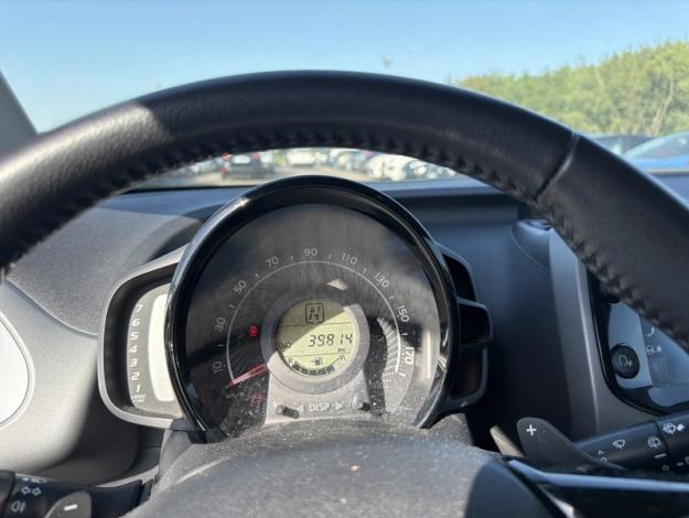 TOYOTA Aygo 1.0 VVT-i x-play  
