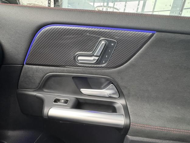 MERCEDES-BENZ GLA 200 d AMG Line  