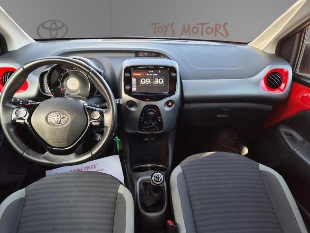 TOYOTA Aygo 1.0 VVT-i x-play  