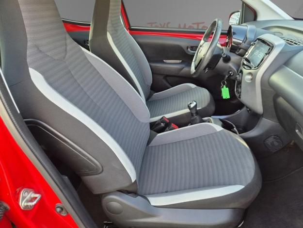 TOYOTA Aygo 1.0 VVT-i x-play  