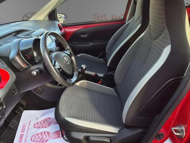 TOYOTA Aygo 1.0 VVT-i x-play  