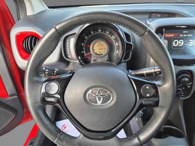 TOYOTA Aygo 1.0 VVT-i x-play  