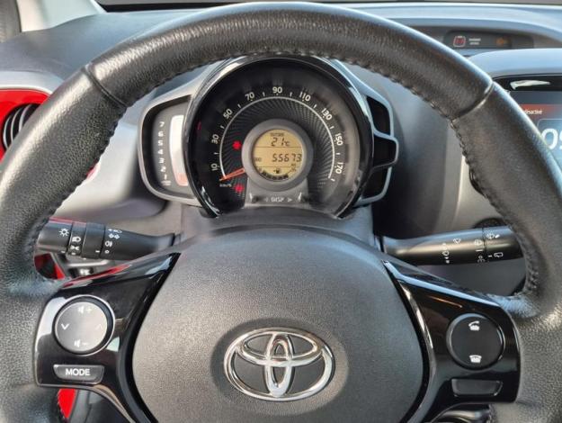TOYOTA Aygo 1.0 VVT-i x-play  