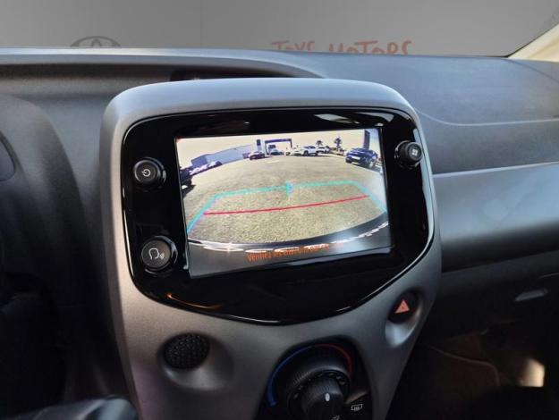 TOYOTA Aygo 1.0 VVT-i x-play  