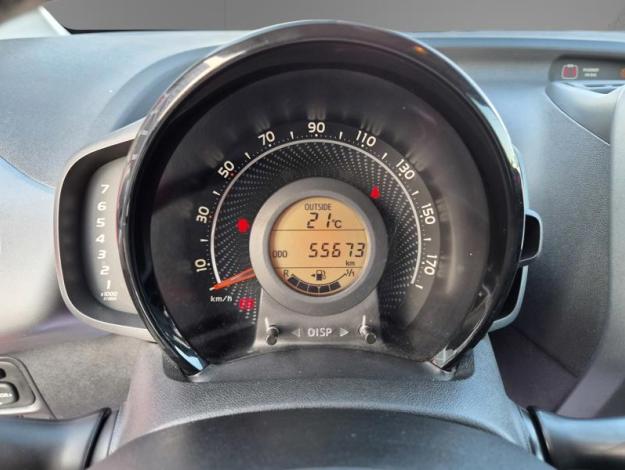 TOYOTA Aygo 1.0 VVT-i x-play  