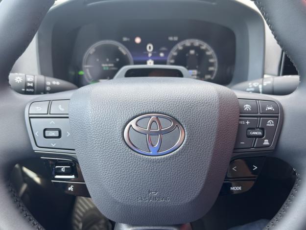 TOYOTA C-HR C HR HYBRIDE 1.8L 140 DESIGN MY26  C HR HYBRIDE 1.8L 140 DESIGN MY26