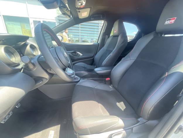 TOYOTA Yaris 116h GR SPORT  
