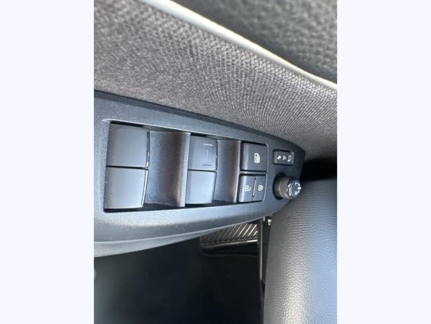 TOYOTA Yaris Cross 116h Design cargo   