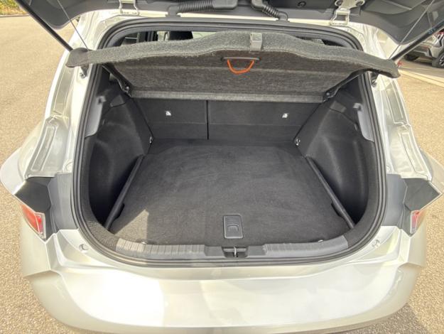 TOYOTA Corolla 184h Design  