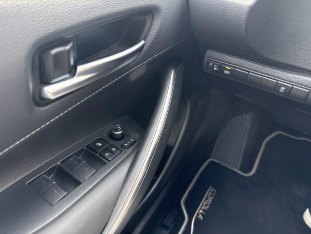 TOYOTA Corolla 184h Design  