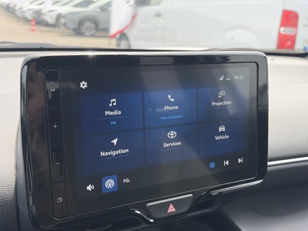 TOYOTA Yaris Cross 116h Design   