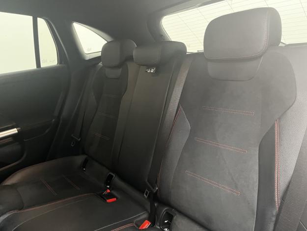 MERCEDES-BENZ GLA 200 d AMG Line  