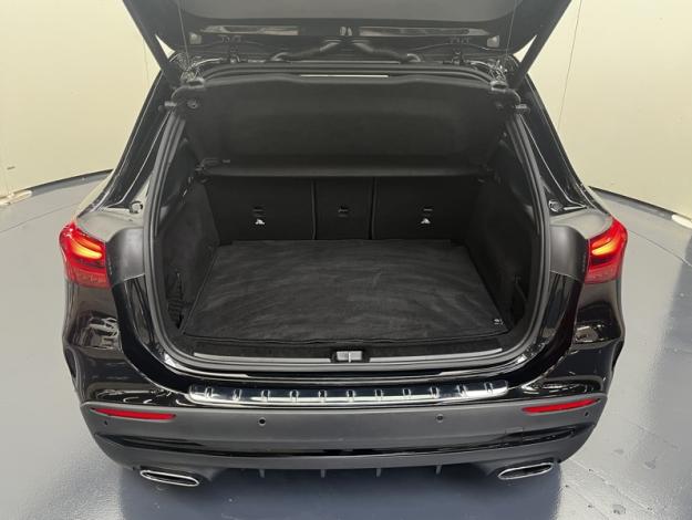 MERCEDES-BENZ GLA 200 d AMG Line  