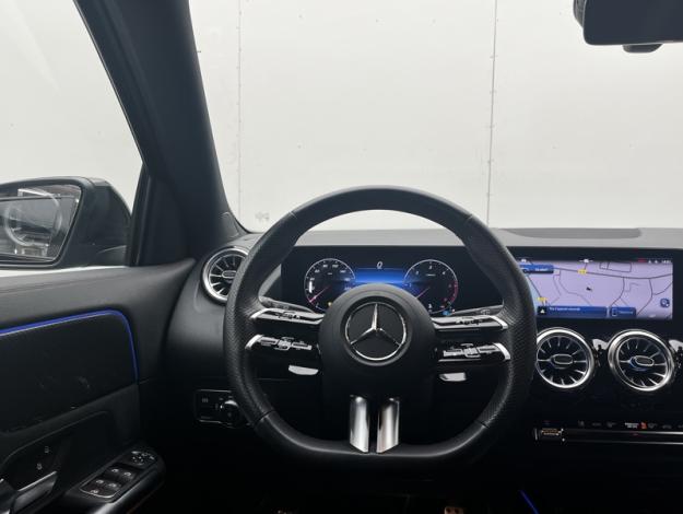 MERCEDES-BENZ GLA 200 d AMG Line  