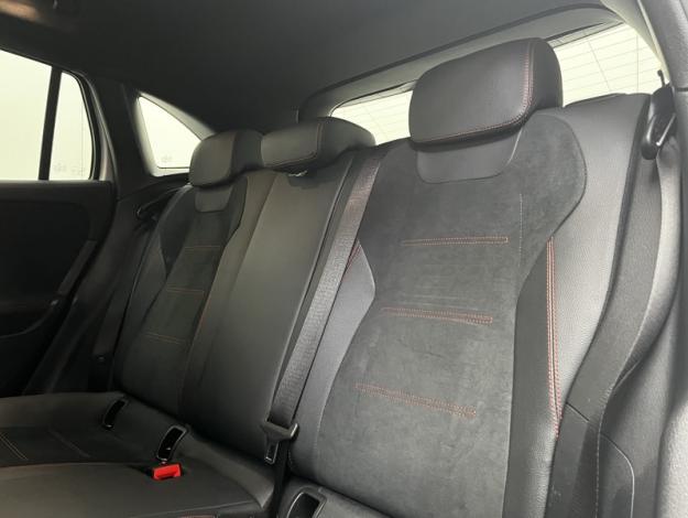 MERCEDES-BENZ GLA 200 d AMG Line  