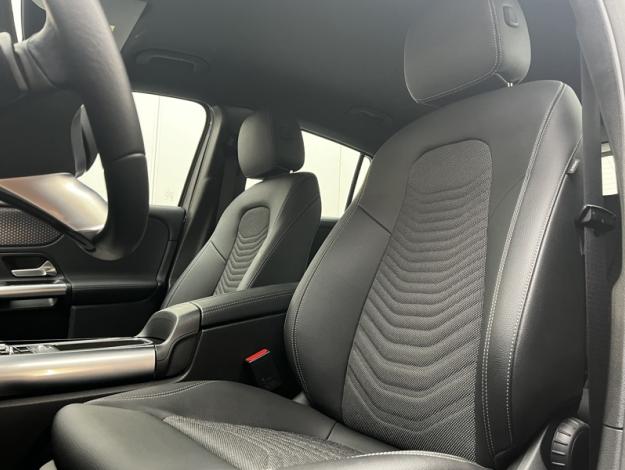 MERCEDES-BENZ GLA 250 e Hybrid EQ Business Line  
