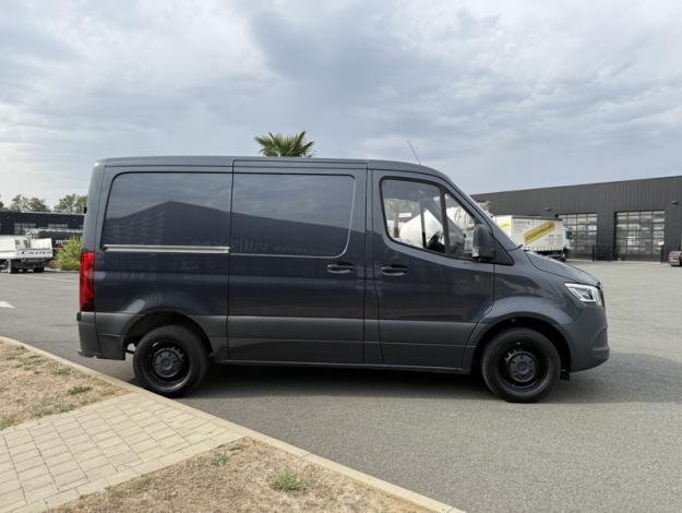 MERCEDES-BENZ Sprinter 215 CDI Fourgon Compact  