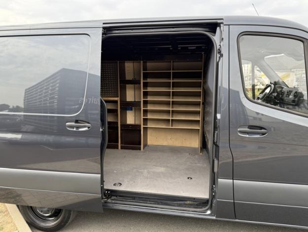 MERCEDES-BENZ Sprinter 215 CDI Fourgon Compact  
