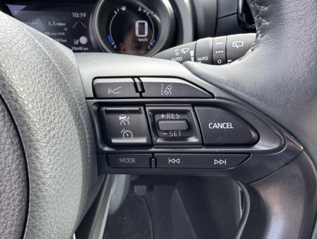 TOYOTA Yaris Cross Hybrid 2WD Design   